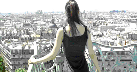 Garence Clavel sur la colonne de Juillet  Bastille
